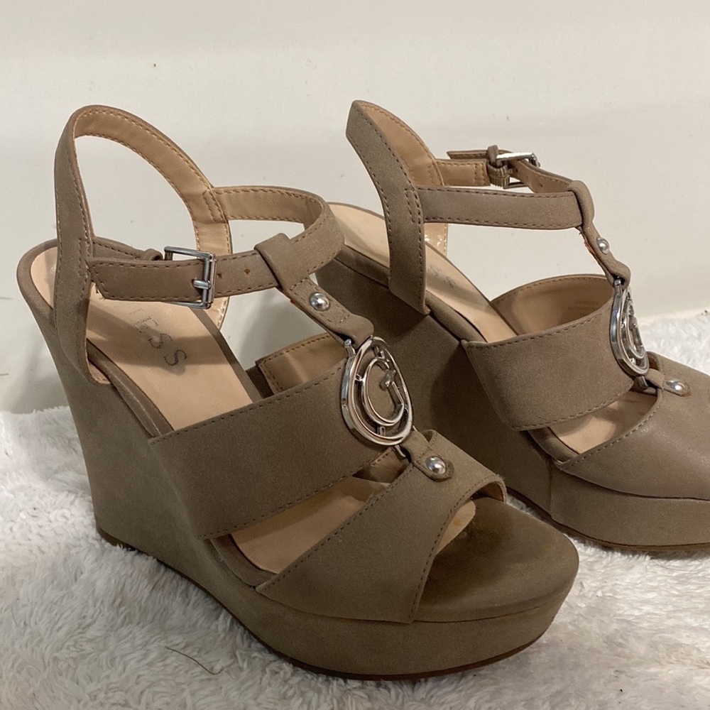 Tan Guess Platform.